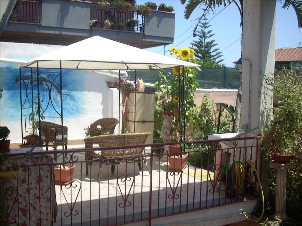 Bed and Breakfast Beb I Delfini Di Casa Paola à Mascali Extérieur photo
