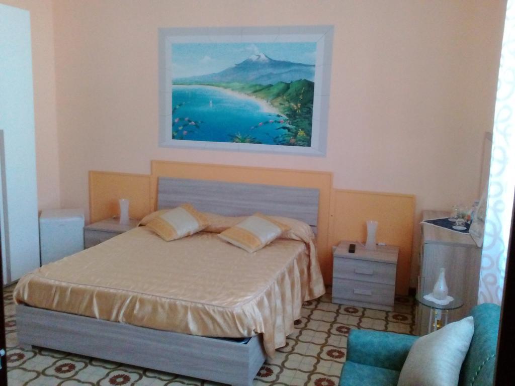 Bed and Breakfast Beb I Delfini Di Casa Paola à Mascali Extérieur photo