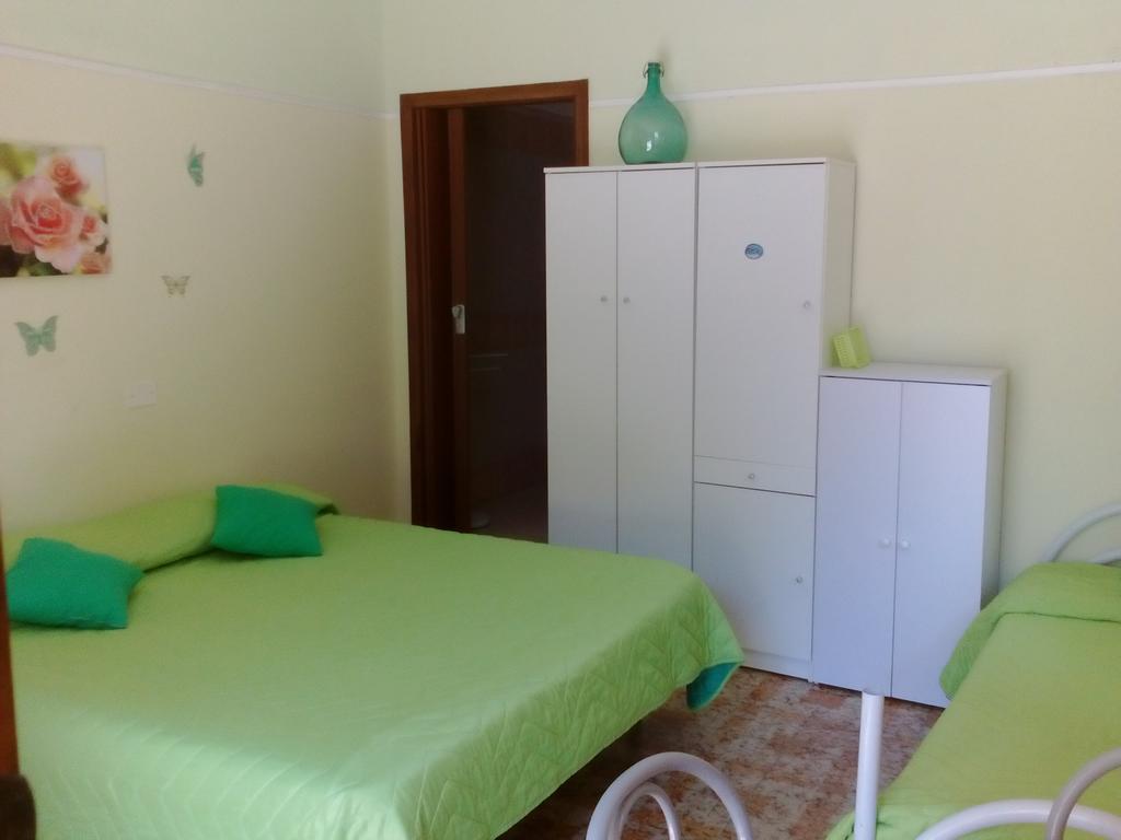 Bed and Breakfast Beb I Delfini Di Casa Paola à Mascali Extérieur photo